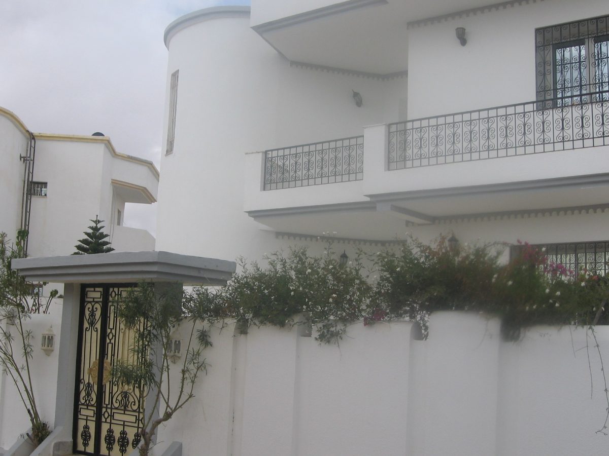 une merveilleuse villa en plein centre-ville djerba midoun
