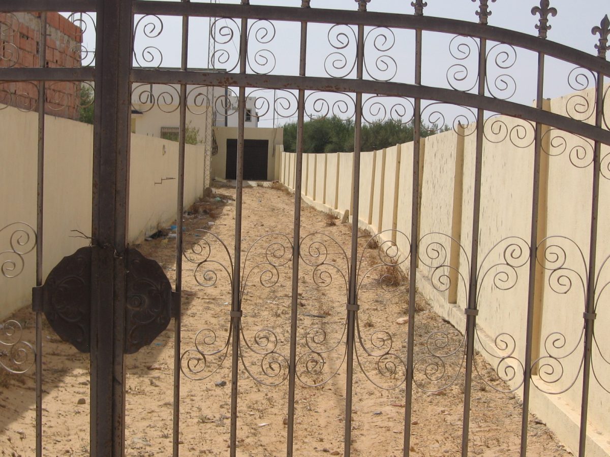 à vendre une villa a djerba homet souk souani deux