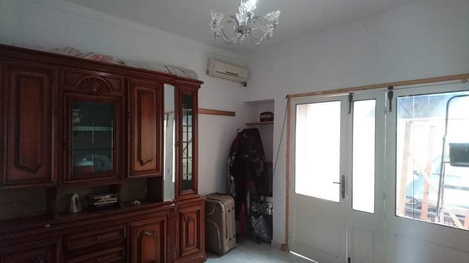 Maison à vendre avec garage à besbassia ( Hammamet sud )