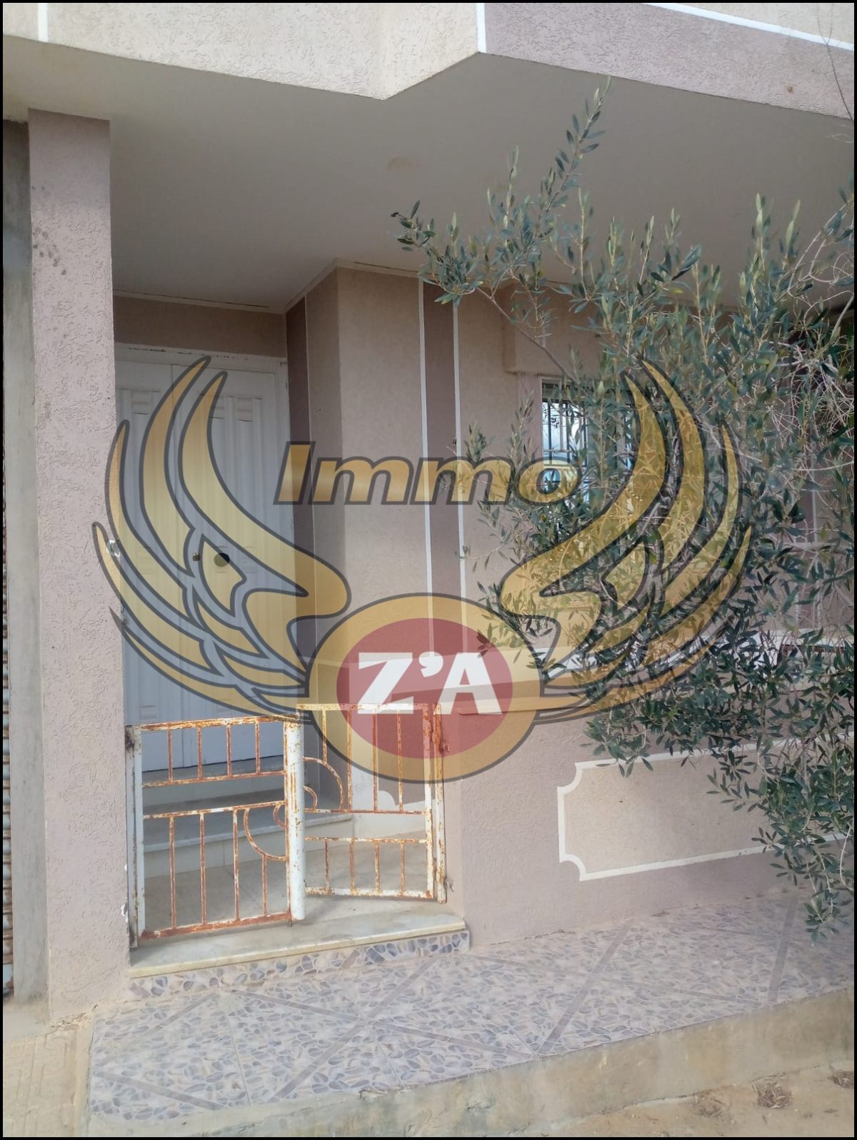 منزل يتكون من طابقين منفصلين في قليبية