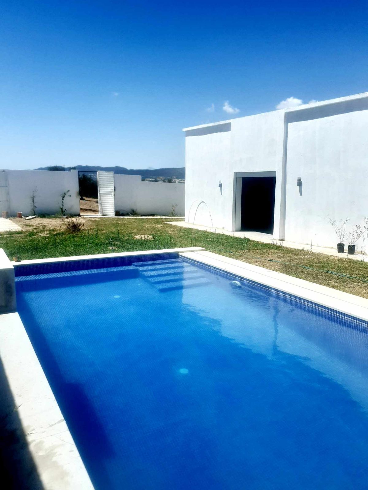 av belle villa de 500m+piscine à Hammamet sud