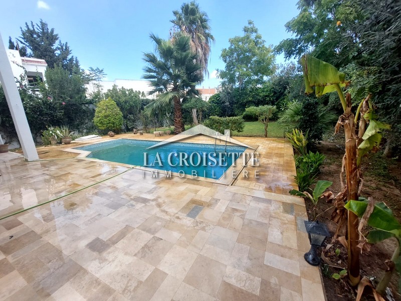 Villa s+6 avec piscine à la marsa MVV0304