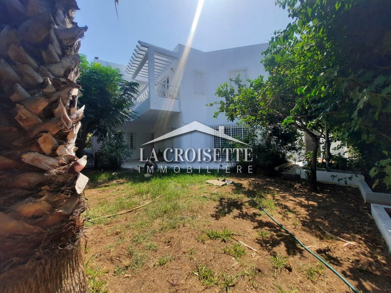 Villa s+4 à la marsa MVL1427