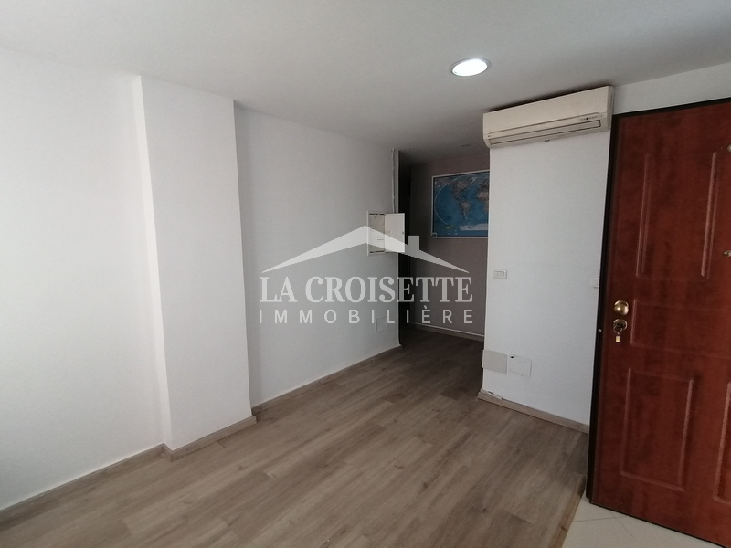 Bureau open space aux berges du lac 2 ZBL0358