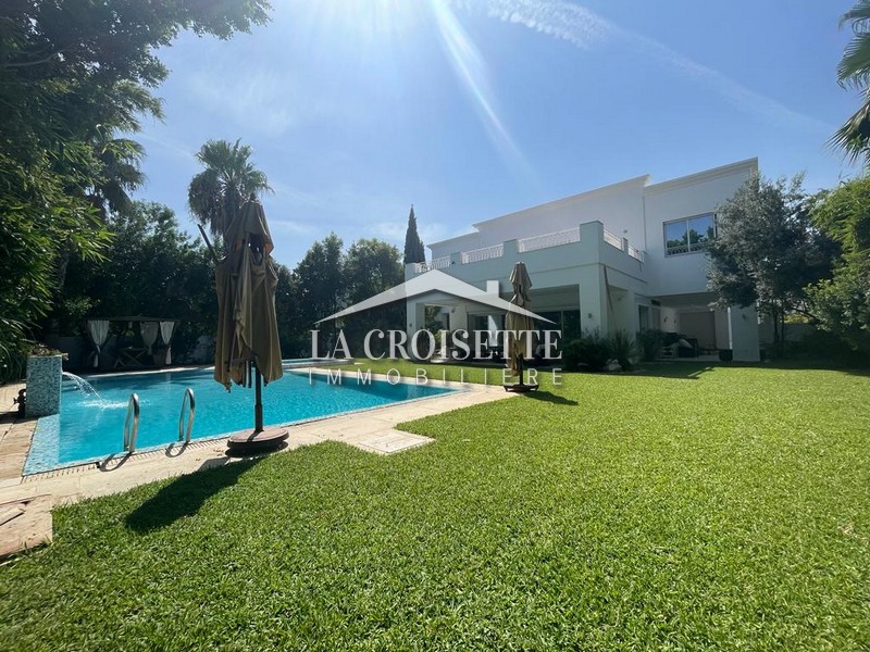 Villa de maitre s+5 aux berges du lac 1 MVL1446