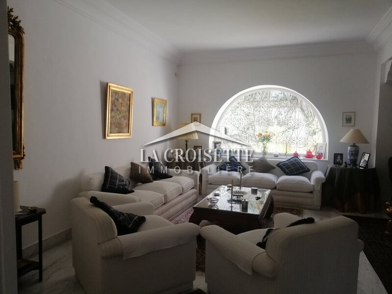 villa s3 avec piscine a la marsa mvv0324