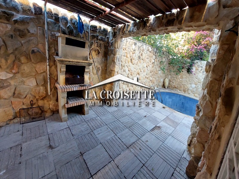 Villa S+5 Avec Piscine à La Marsa ZVV0202