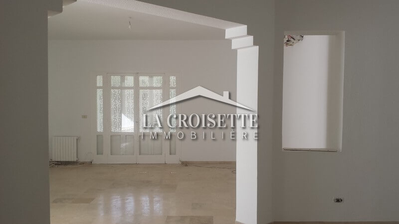 Villa plain-pied S+4  à La Marsa MVL0035