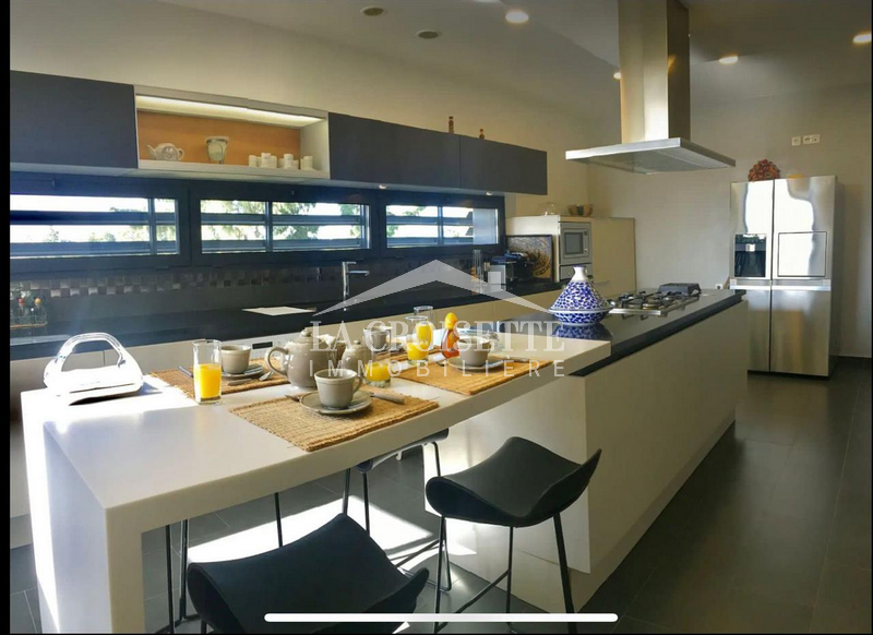 Penthouse S+5 Avec Terrasse Et Piscine Meublé ZAL0639