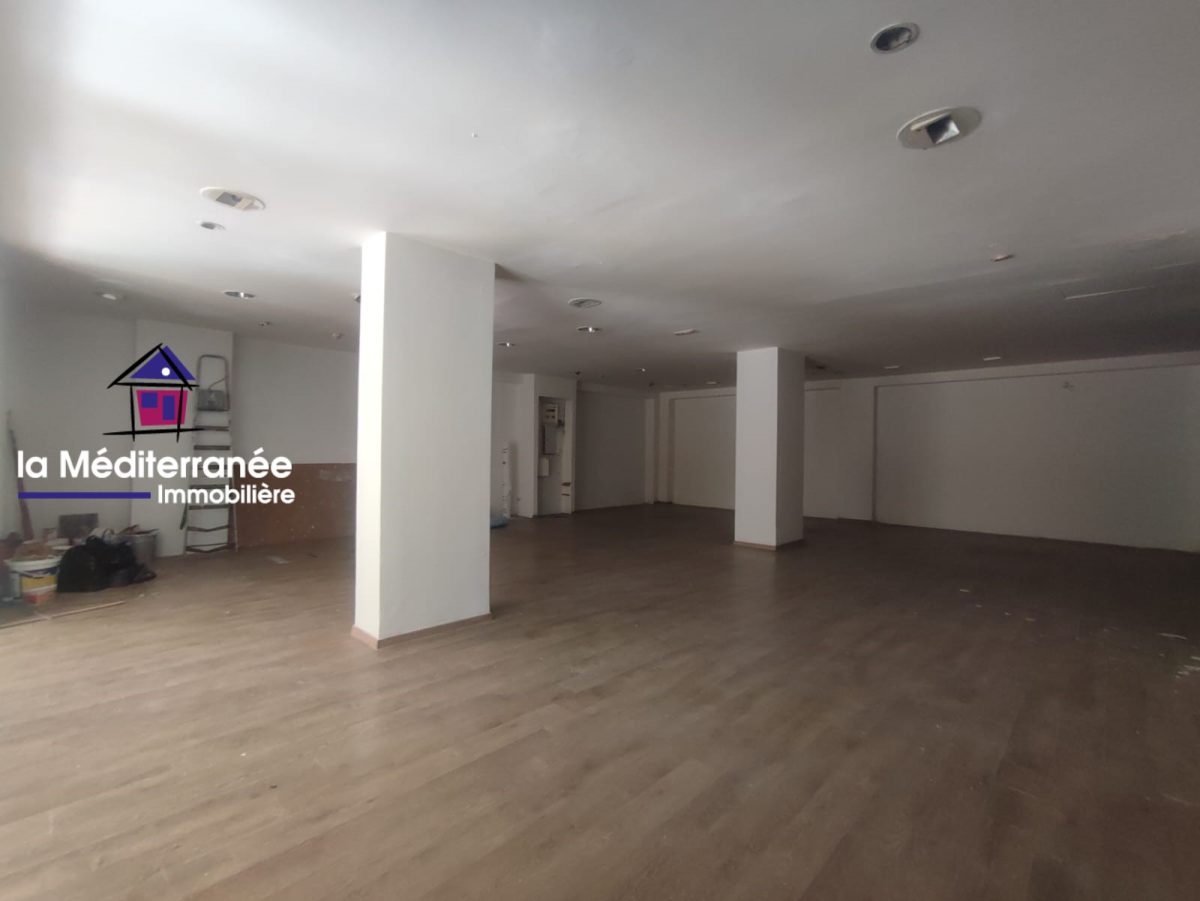 Local Commercial à Louer à el Manar 2