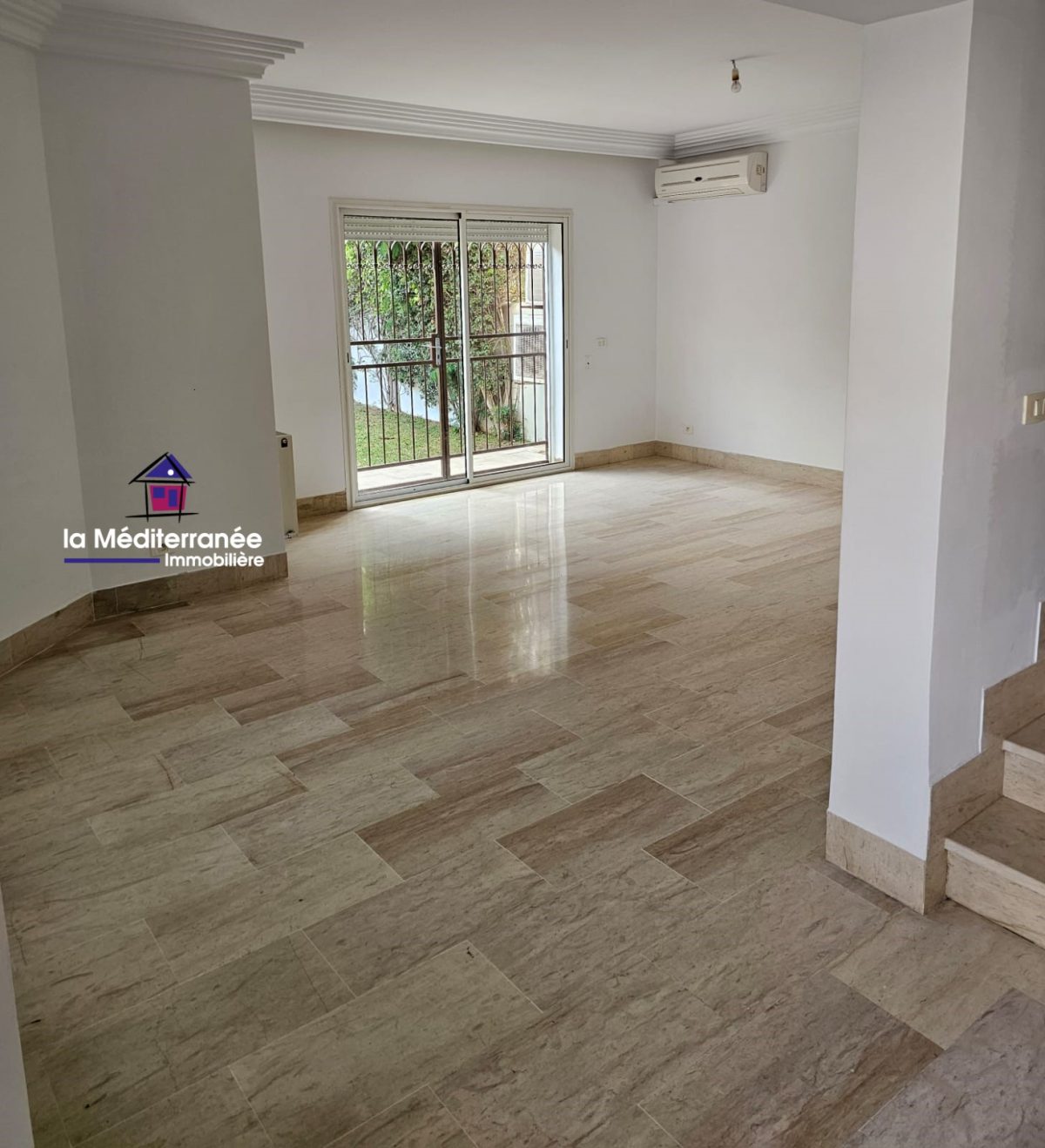 Duplex s+4 avec jardin au Relais La Marsa