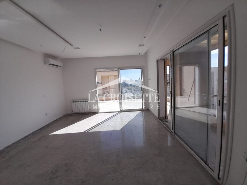 Triplex S+5 avec Jardin à La Soukra MTRV0038