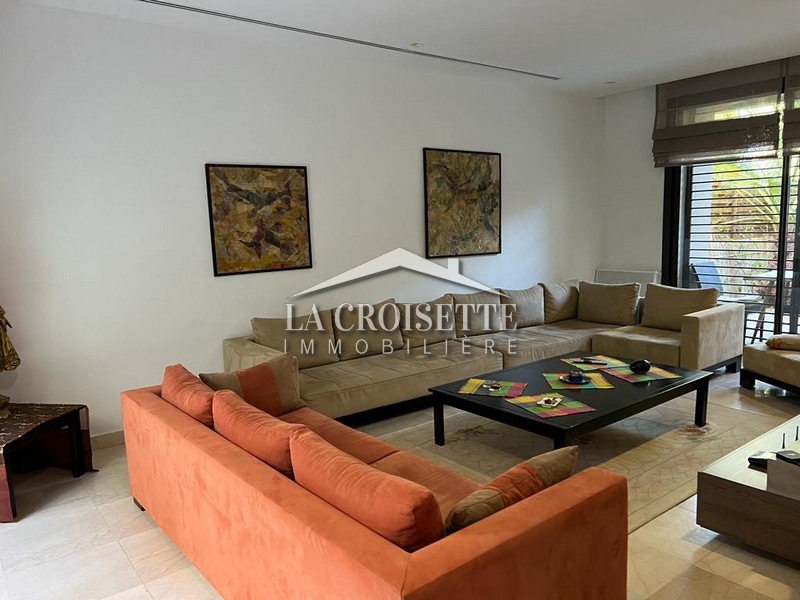 Triplex S+3 avec piscine à La Marsa MTRL0069