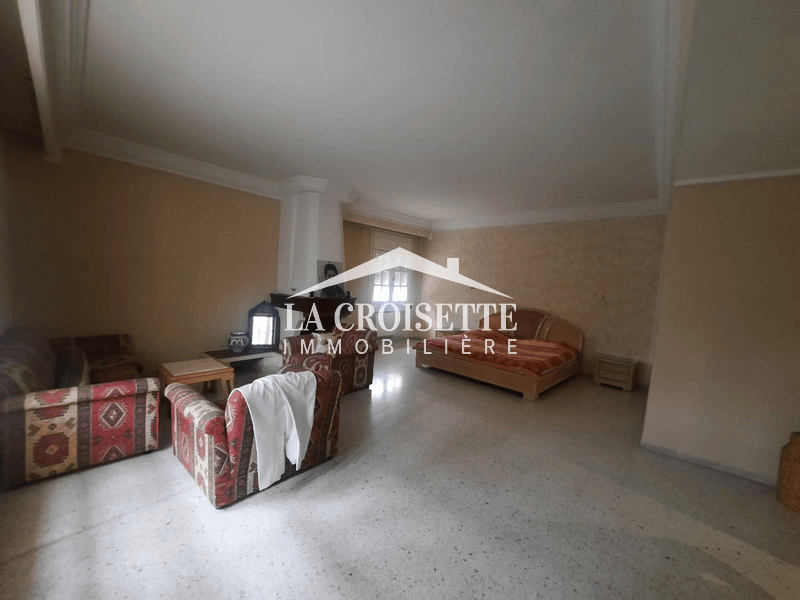 Villa S+4 avec piscine à La Soukra MVV0230