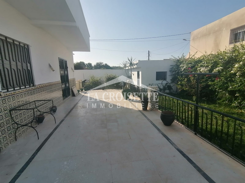 Villa plain pied S+3 à La Soukra ZVL1554