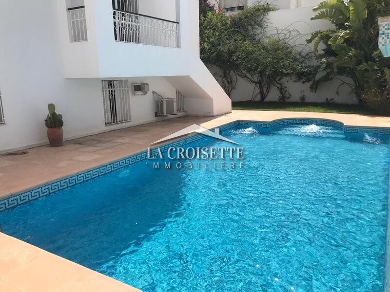 Villa S+5 avec piscine à La Marsa MVL1112