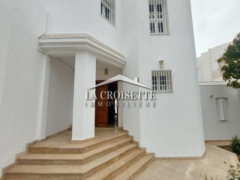 Villa S+4 avec piscine à Gammarth MVL1532