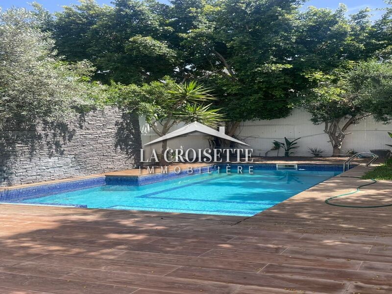 Villa S+3 avec piscine à La Soukra MVV0328