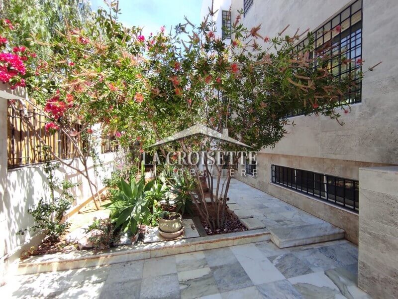 Villa S+5 avec piscine à La Marsa MVL1485