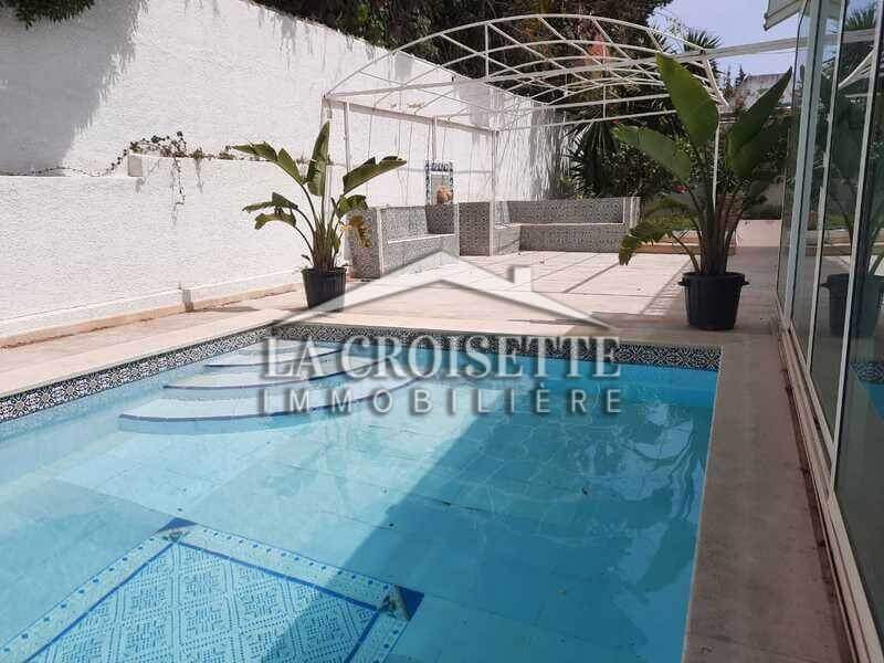 Villa S+5 avec piscine à Gammarth ZVL0356