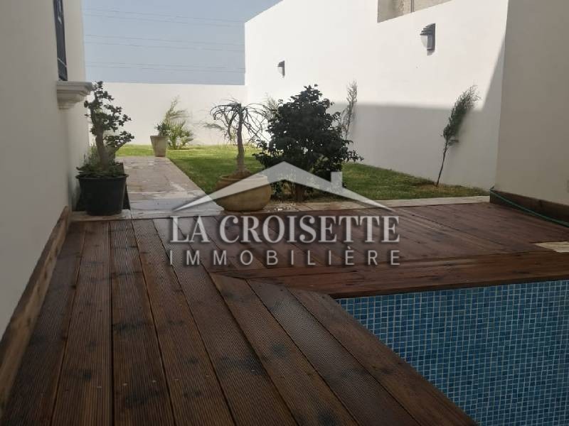 Appartement  S+4 avec piscine à La Soukra MAV1112