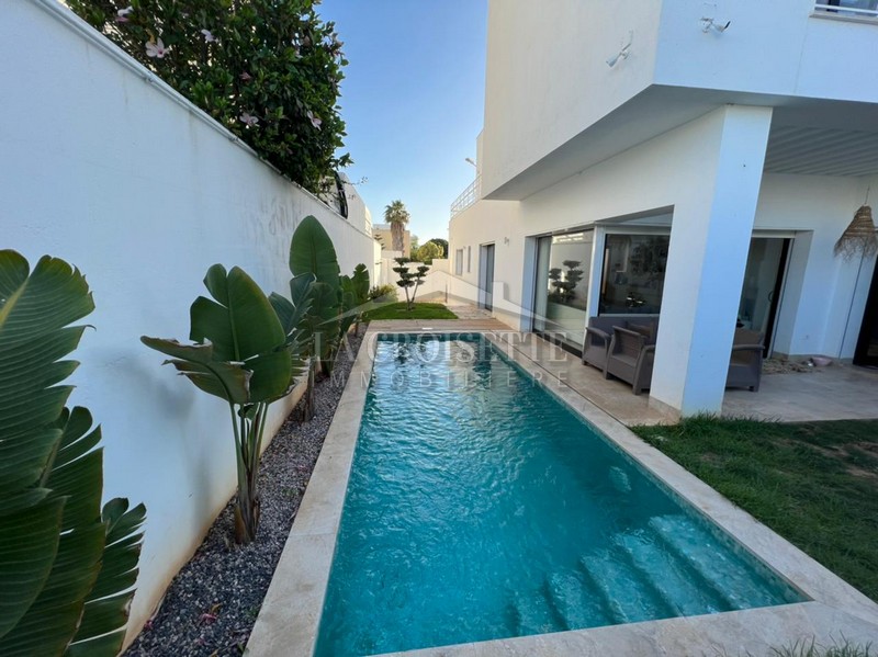 Villa S+4 avec piscine à Gammarth MVL0373