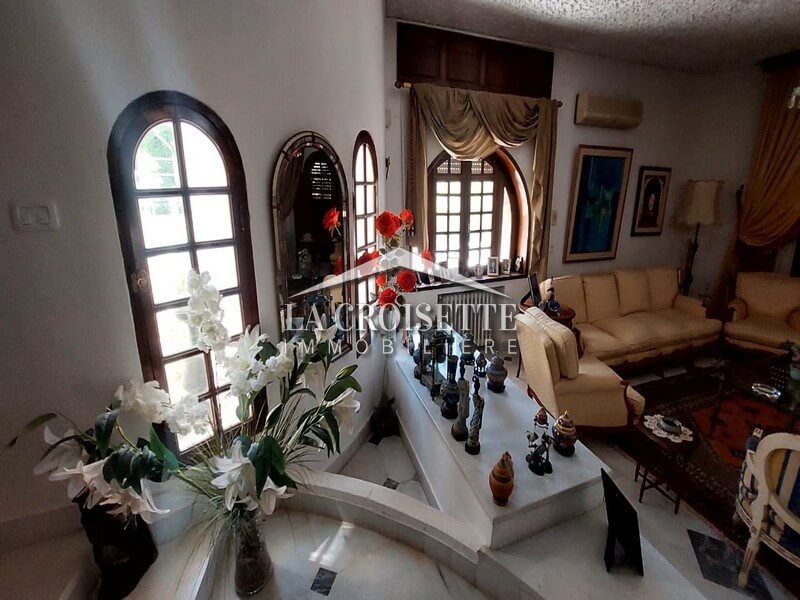 Villa S+5 meublé à Gammarth MVL1535