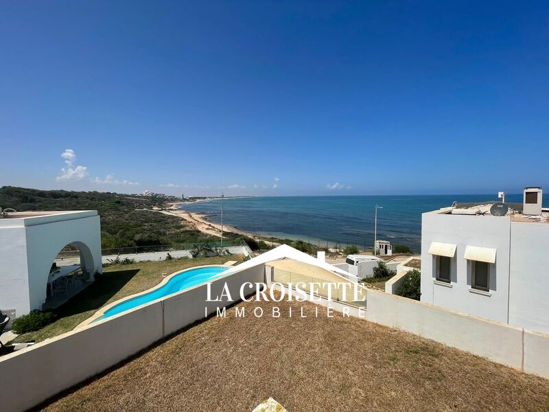 Villa S+4 à Gammarth MVV0381