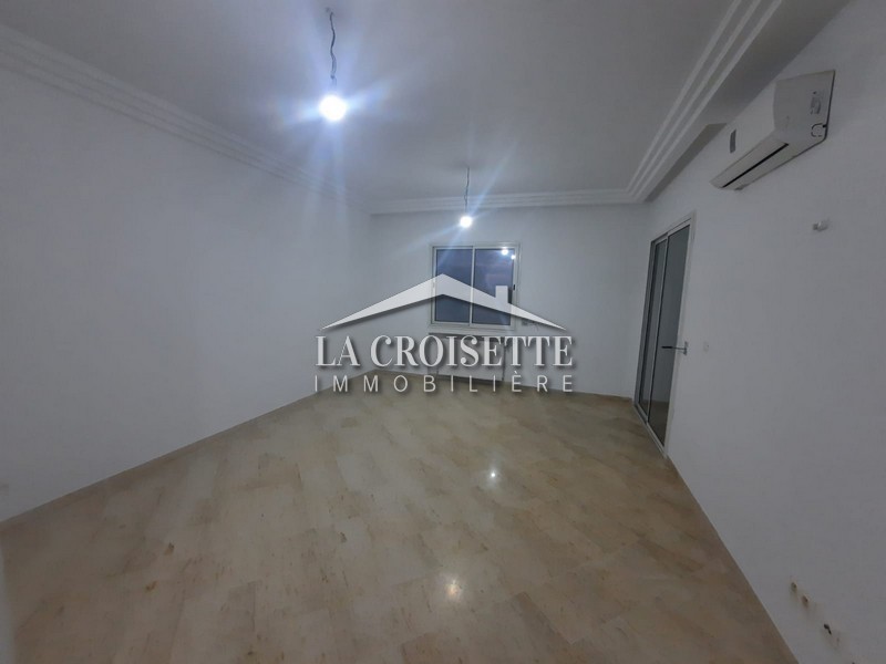 Villa S+5 avec piscine à Gammarth MVL0013