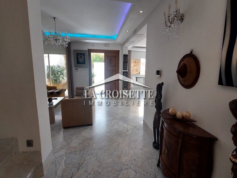 Villa S+4 à La Marsa  MVL0910