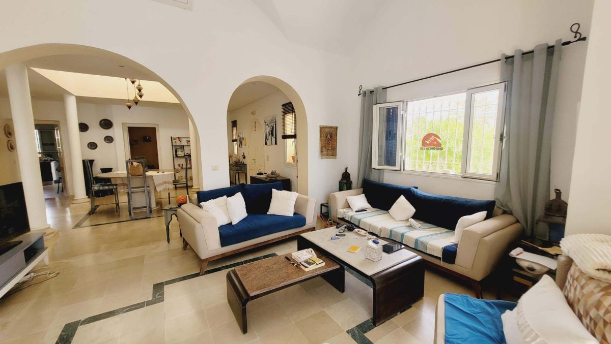 BELLE VILLA AVEC PISCINE EN ZONE TOURISTIQUE DJERBA – RÉF V623
