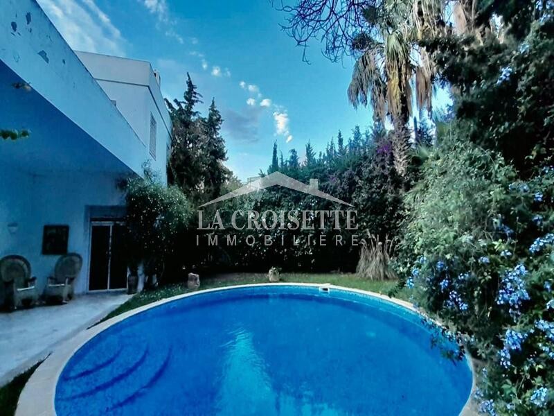 Villa S+4 avec piscine à La Marsa ZVL1625