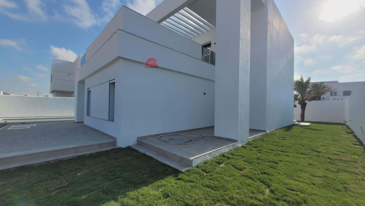VILLA NEUVE À LA ZONE TOURISTIQUE MEZRAYA ZA – RÉF V640