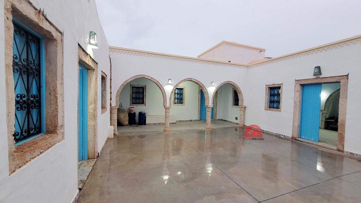 HOUCH DJERBIEN  À HOUMT SOUK ZU – RÉF H490