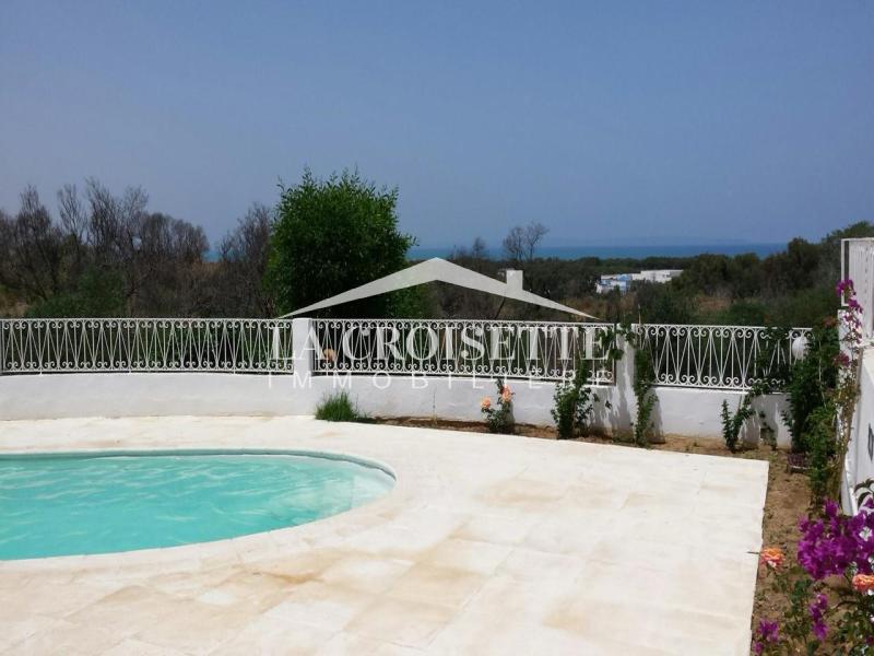 Villa S+3 vue sur mer avec piscine à Gammarth MVL1690