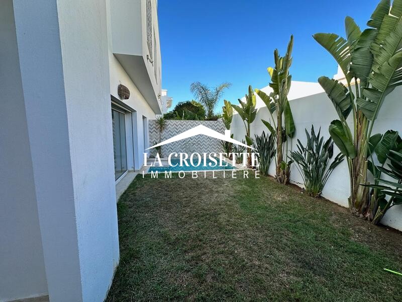 Villa S+4 avec piscine à Gammarth MVL1582