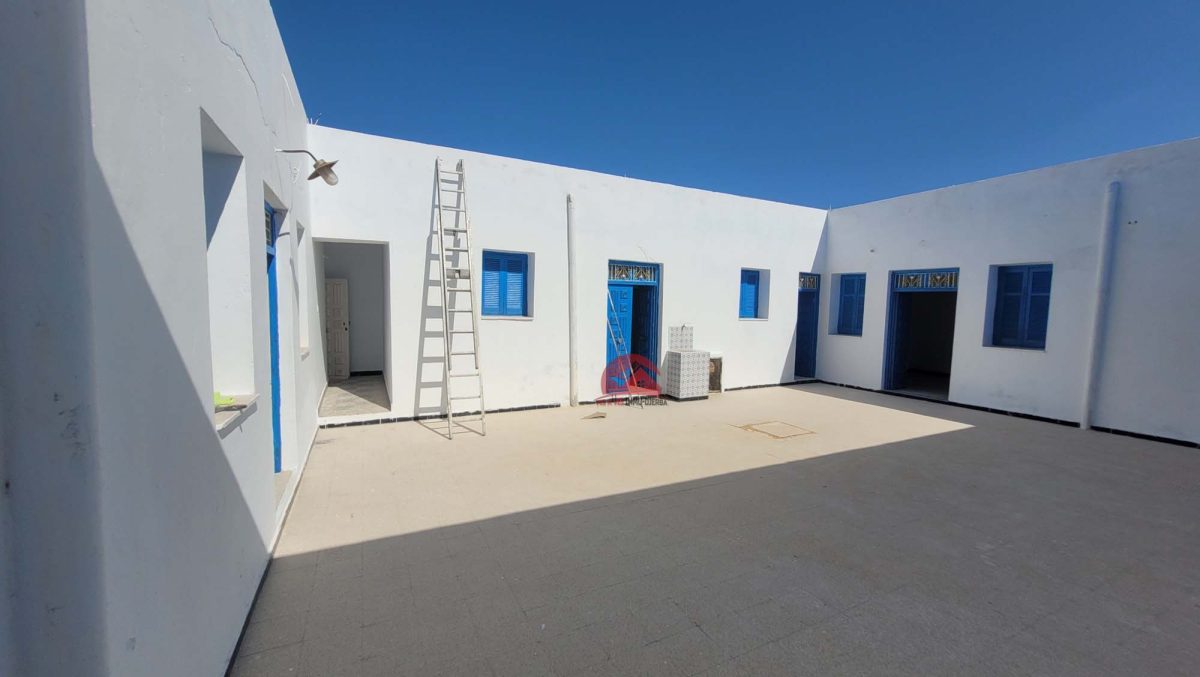 HOUCH TYPIQUE À VENDRE À HOUMT SOUK DJERBA ZU – RÉF H708