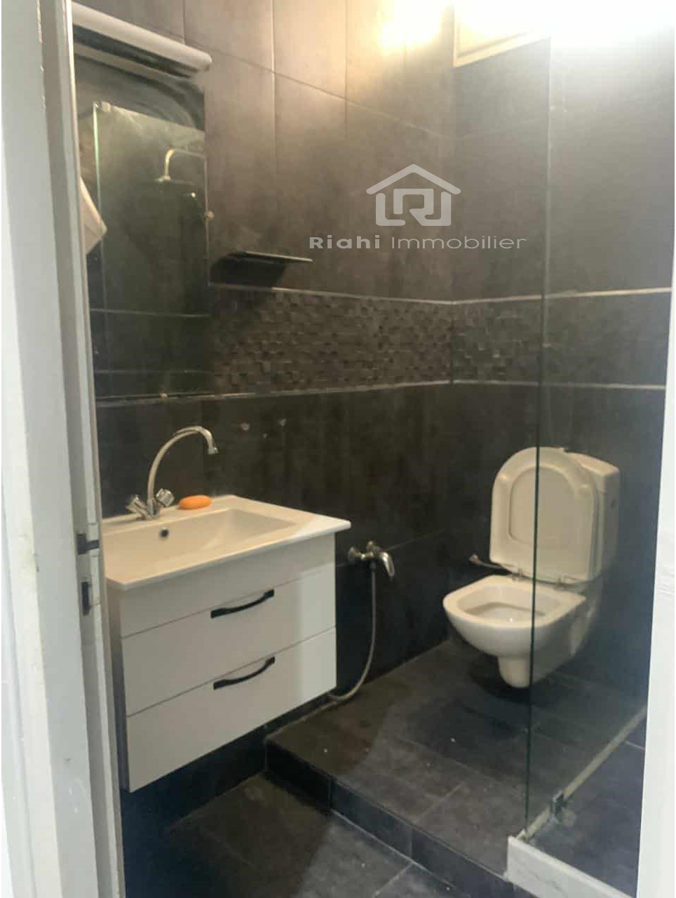 930d6493-e9c4-448e-a2af-6ec6bb9006a6