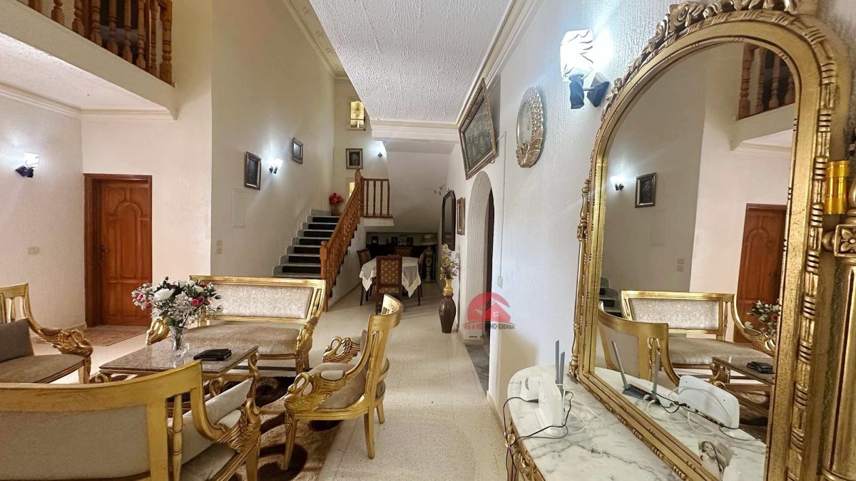 GRANDE VILLA MEUBLÉE À VENDRE À DJERBA MIDOUN ZA – RÉF V700