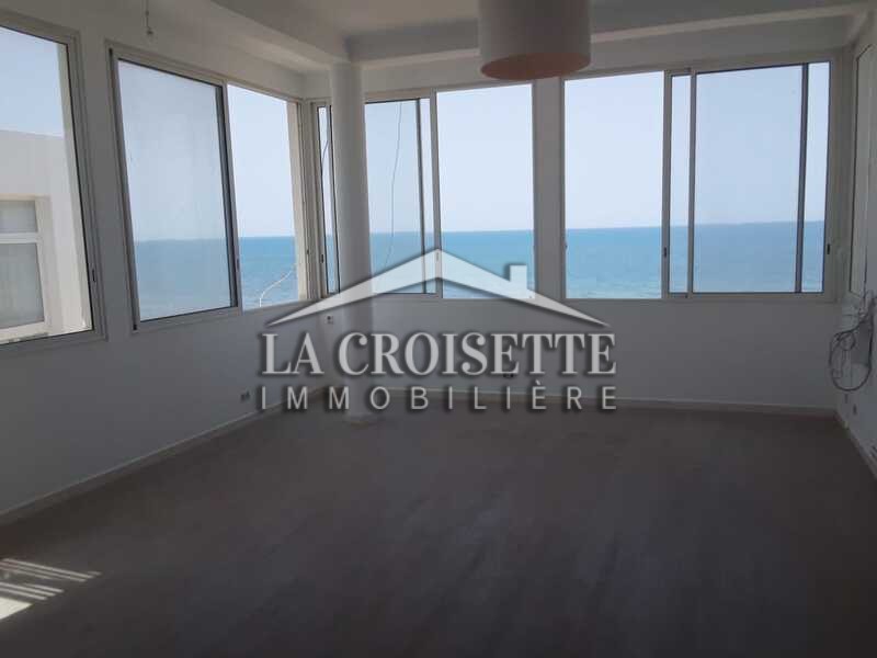 s+3 pied dans l’eau à La Marsa ZEL0255