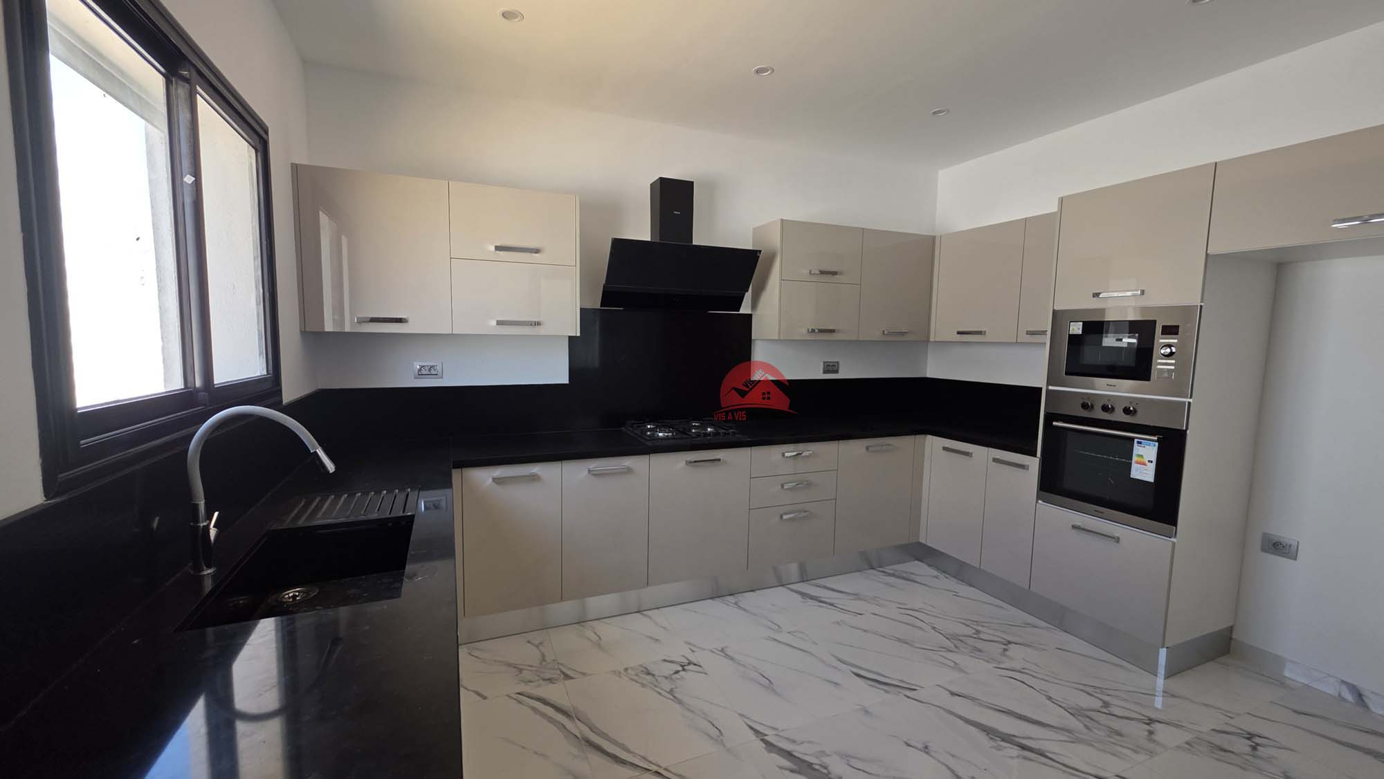 b1f06d90-2e43-4ee2-a7c9-3cfca1869f10