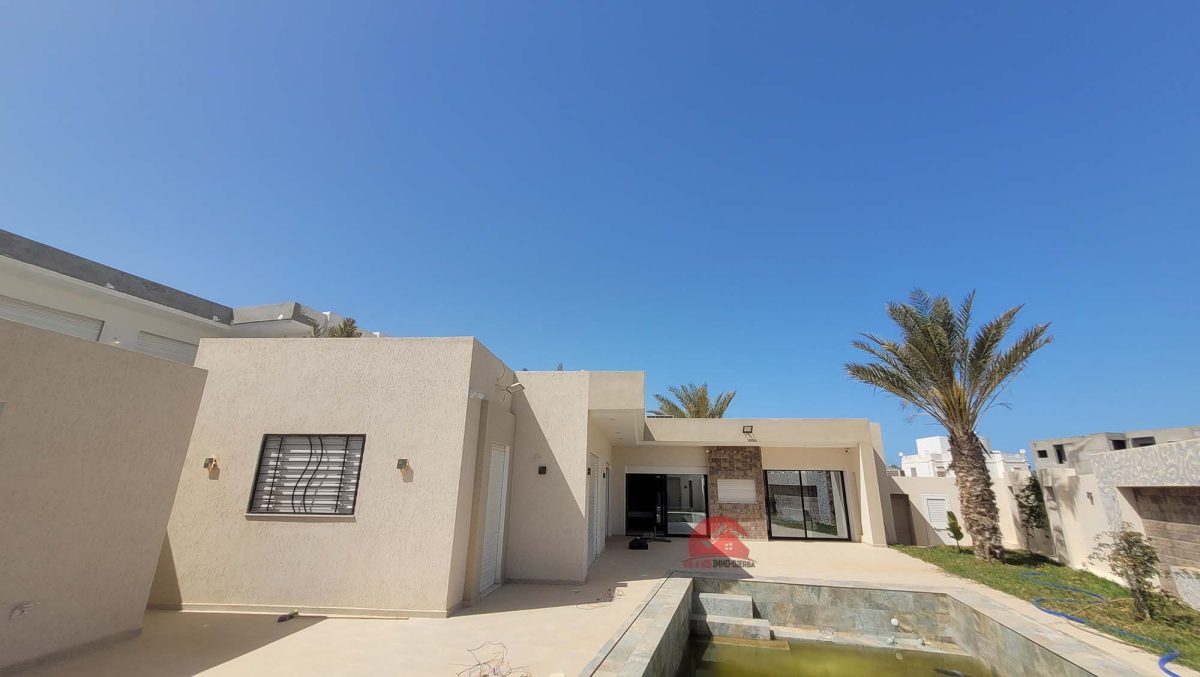 VILLA MEUBLÉE À VENDRE EN ZONE TOURISTIQUE DJERBA ZT – RÉF V701