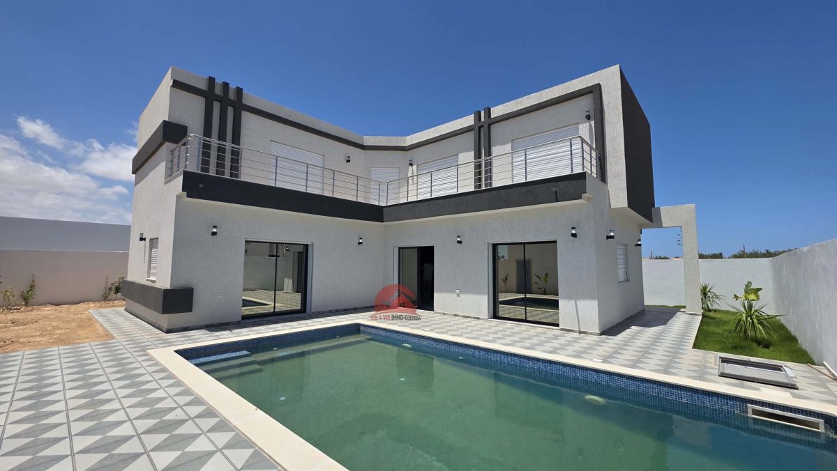 VILLA NEUVE AVEC PISCINE – TITRE BLEU – TEZDAINE DJERBA ZA – RÉF V714