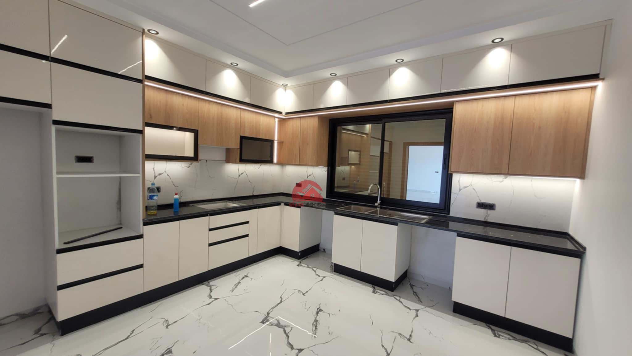 1fb888f7-8144-4e3f-9b8d-b2cd7f66cfc1