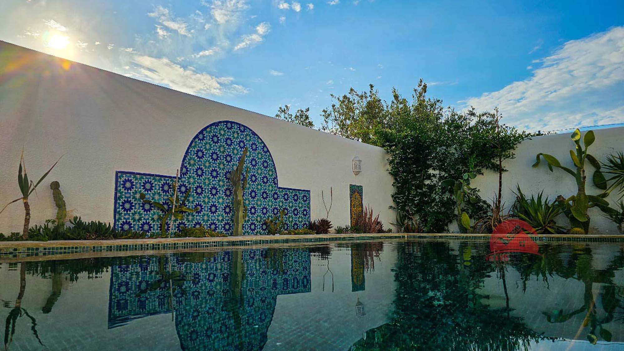 22deb120-25a474b1d-9f55270f4c48