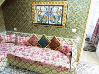 3- Living room - Winsome House 1 -