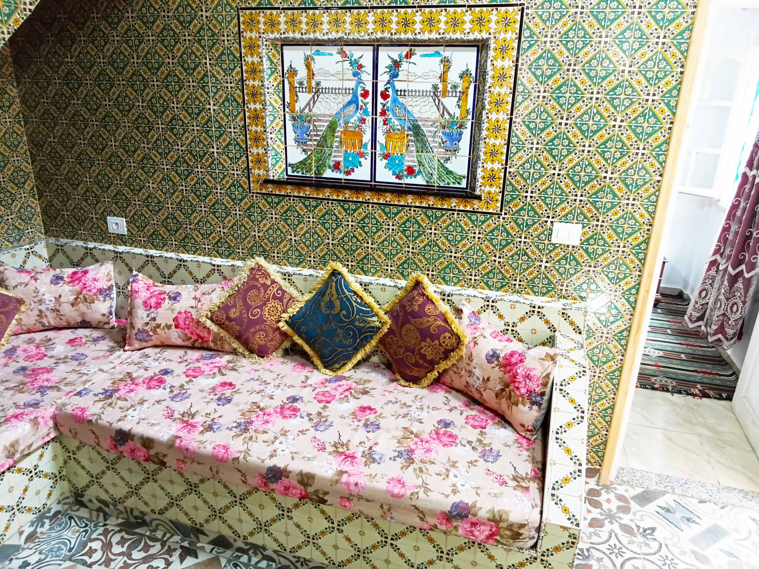 3- Living room - Winsome House 1 -