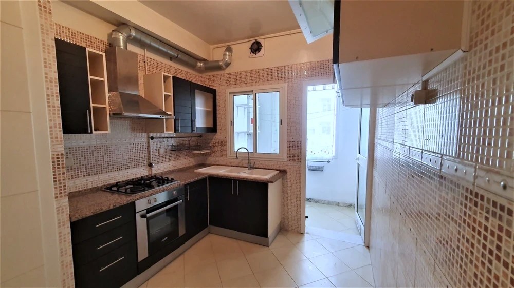 Bel appartement S + 2, 96 m² avec balcon – Aïn Zaghouan Nord